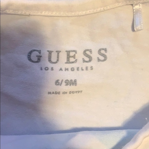 6-9 months guess t-shirt - Picture 2 of 3